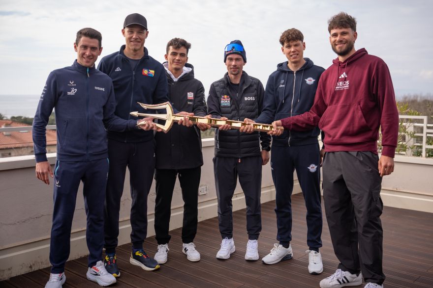 Arriva il Blu della Tirreno Adriatico, al via la Corsa dei Due Mari numero 61